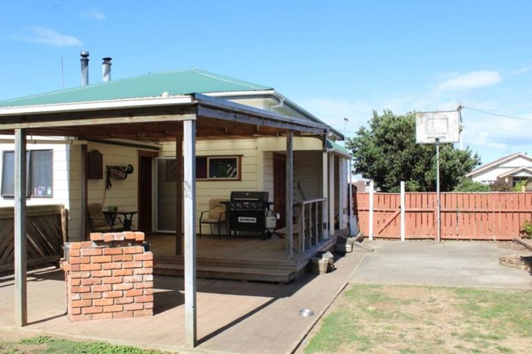 Photo of property in 59 Swinburn Street, Dannevirke, 4930