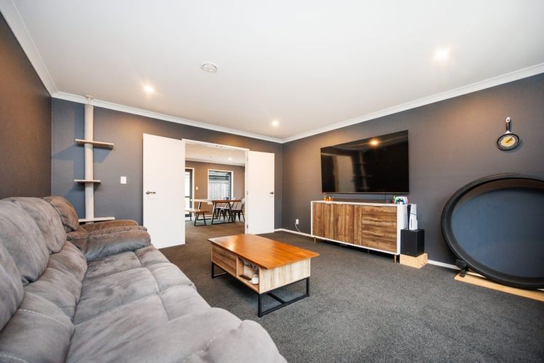 Photo of property in 8 Butler Place, Fitzherbert, Palmerston North, 4410