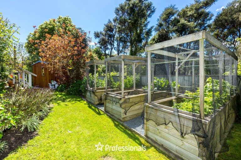 Photo of property in 37 Sunbrae Drive, Silverstream, Upper Hutt, 5019