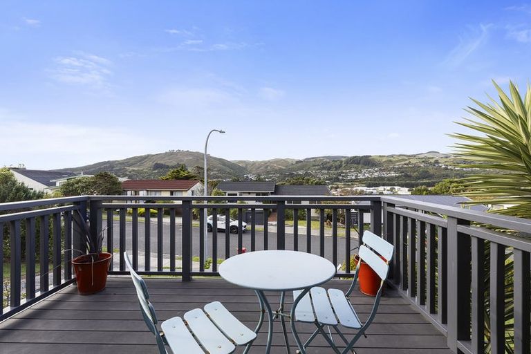 Photo of property in 70 Fyvie Avenue, Tawa, Wellington, 5028