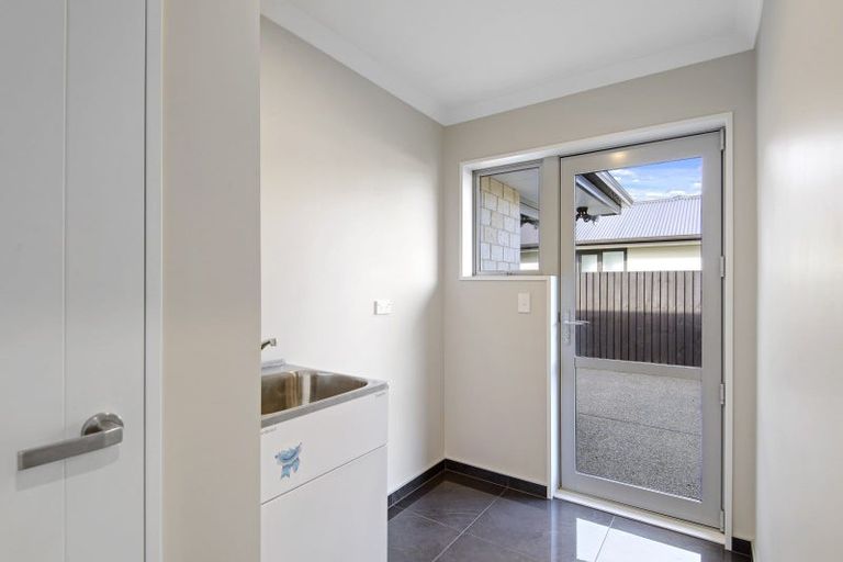 Photo of property in 6 Dundee Close, Darfield, 7510