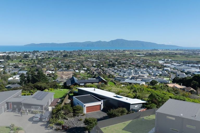 Photo of property in 5 Ocean Vista Lane, Paraparaumu, 5032