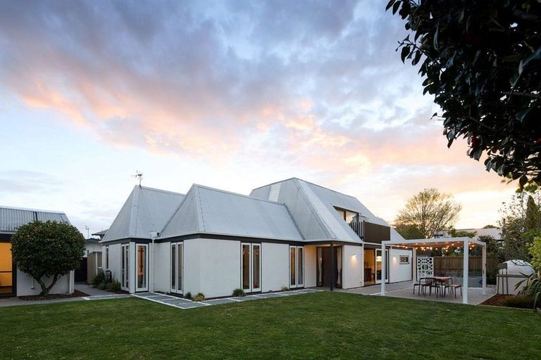 Photo of property in 5a Saint Winifreds Place, Bryndwr, Christchurch, 8052