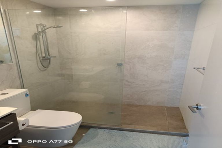 Photo of property in Proximity Apartment Hotel, 804/172 Thorndon Quay, Pipitea, Wellington, 6011