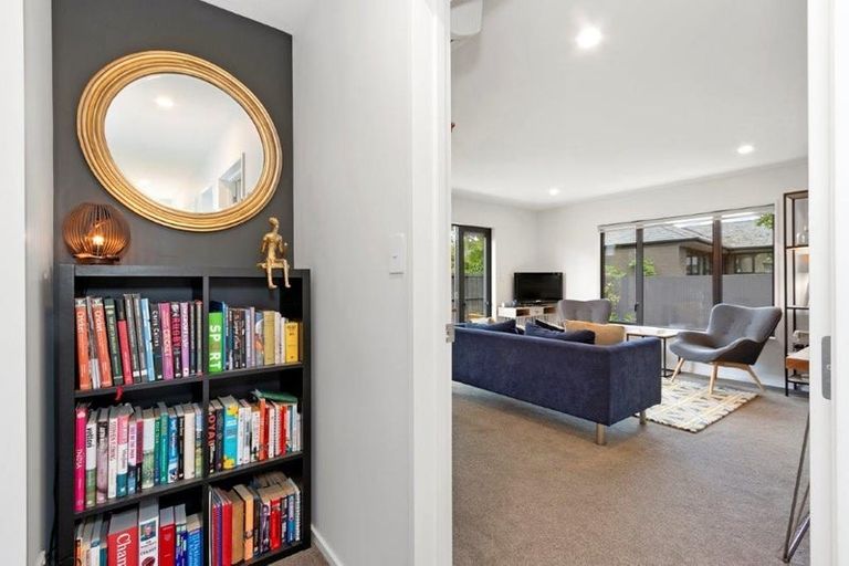 Photo of property in 4/129 Aikmans Road, Merivale, Christchurch, 8014