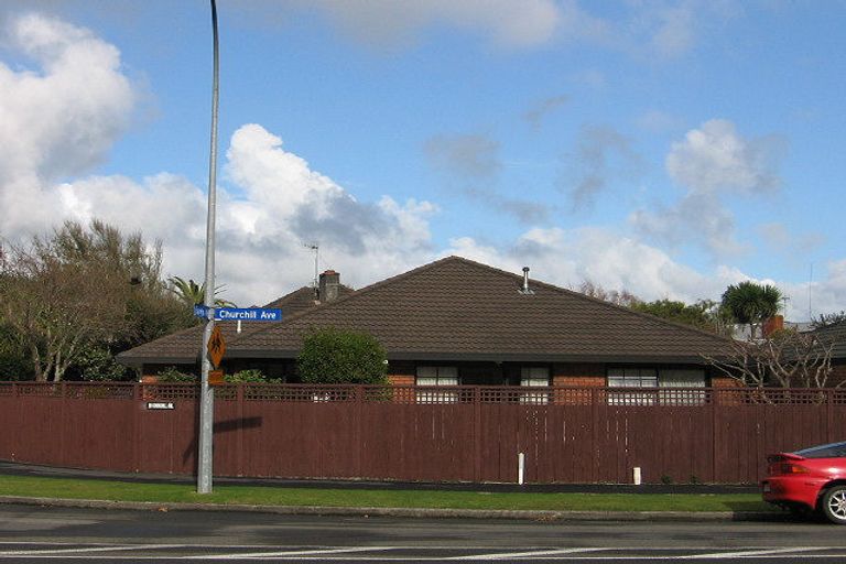 Photo of property in 90 Churchill Avenue, Hokowhitu, Palmerston North, 4410