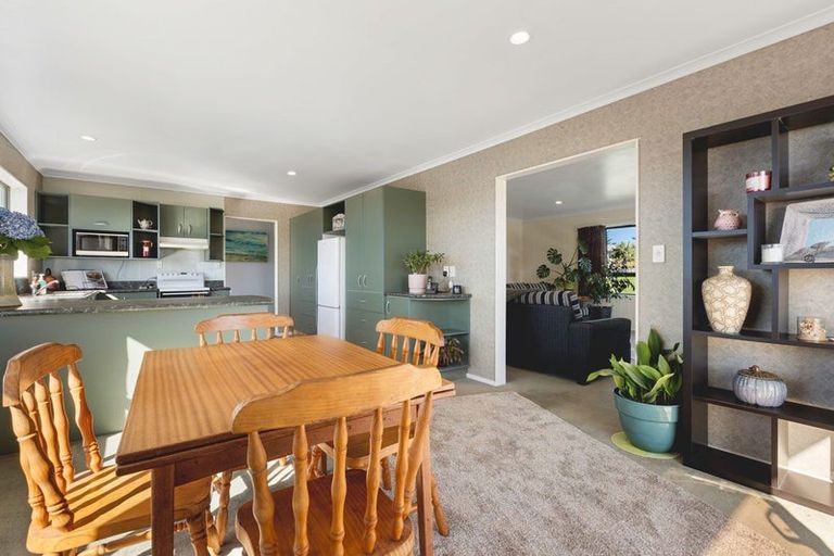 Photo of property in 49 Battiscombe Terrace, Waitara, 4320