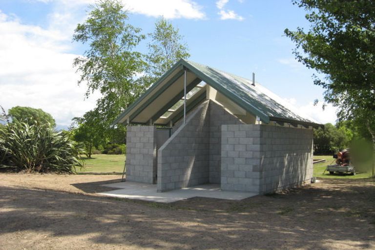 Photo of property in 15 Leithfield Road, Leithfield, Amberley, 7481