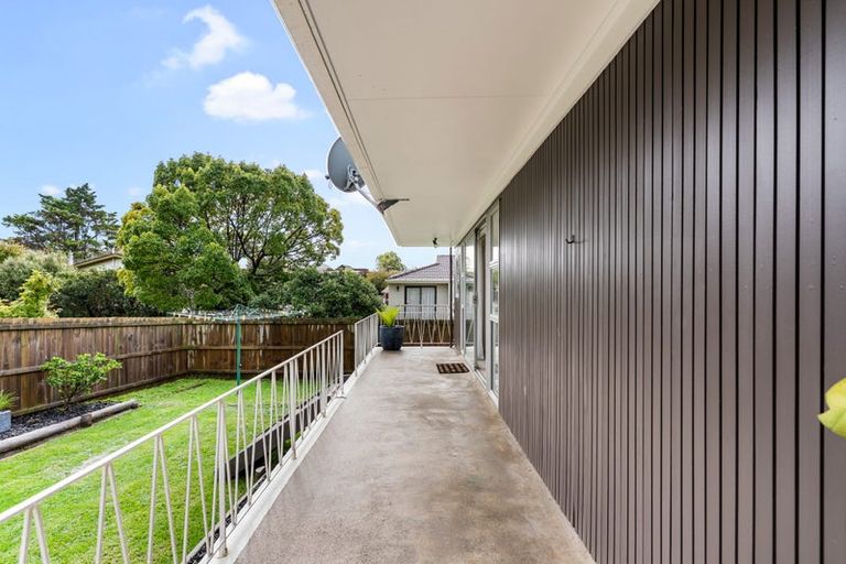 Photo of property in 54 Meadway, Sunnyhills, Auckland, 2010