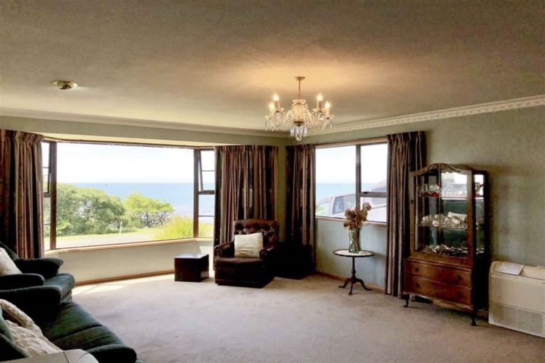Photo of property in 100 Marine Parade, Bluff, 9814