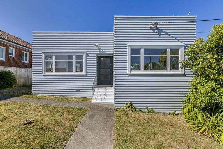 Photo of property in 1/10 Coronation Street, Belmont, Auckland, 0622