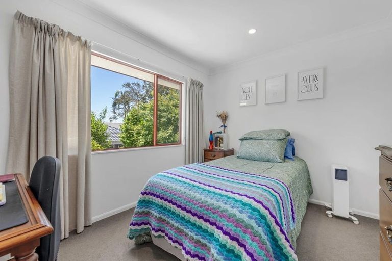 Photo of property in 16 Bronte Place, Somerville, Auckland, 2014