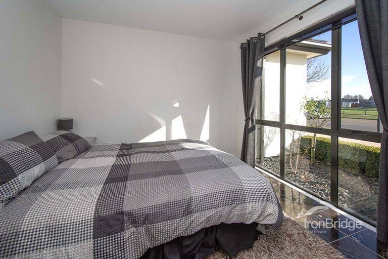 Photo of property in 34 Glasnevin Drive, Casebrook, Christchurch, 8051