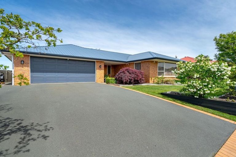Photo of property in 2 Sunninghurst Drive, Fairfield, Dunedin, 9018