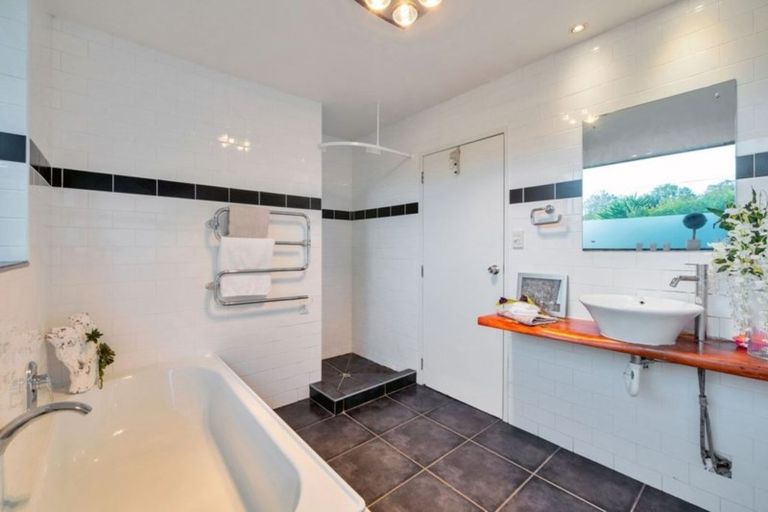 Photo of property in 5 Wilkinson Way, Browns Bay, Auckland, 0630