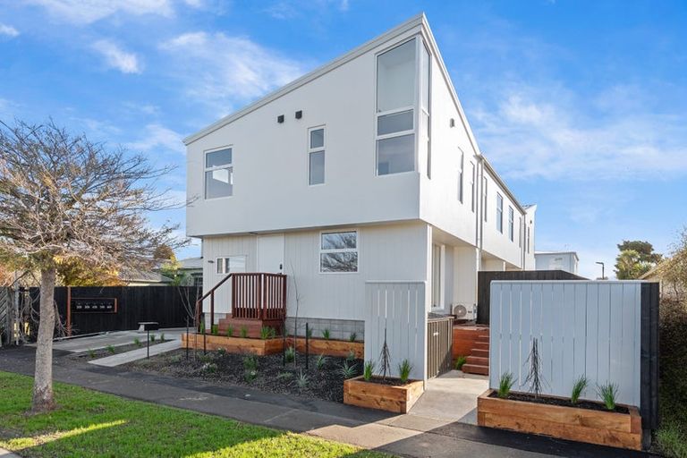 Photo of property in 2/124 Lonsdale Street, New Brighton, Christchurch, 8083