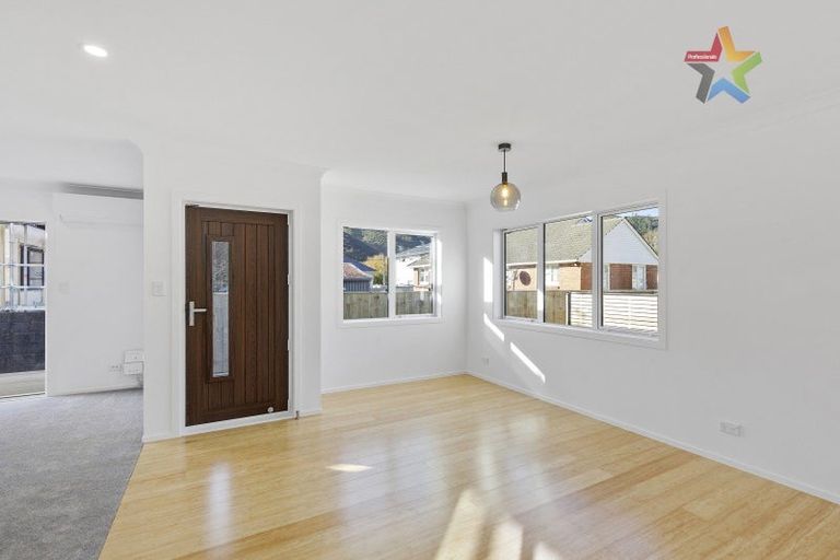 Photo of property in 2c Mayo Grove, Naenae, Lower Hutt, 5011