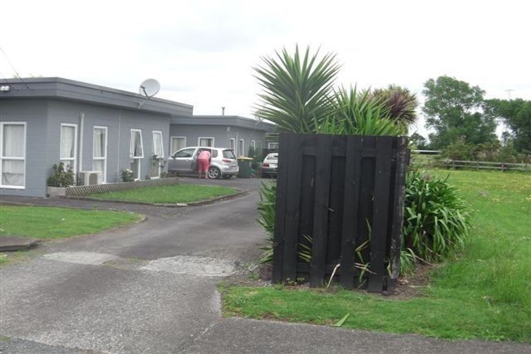 Photo of property in 2/27 Berwyn Avenue, Takanini, 2112