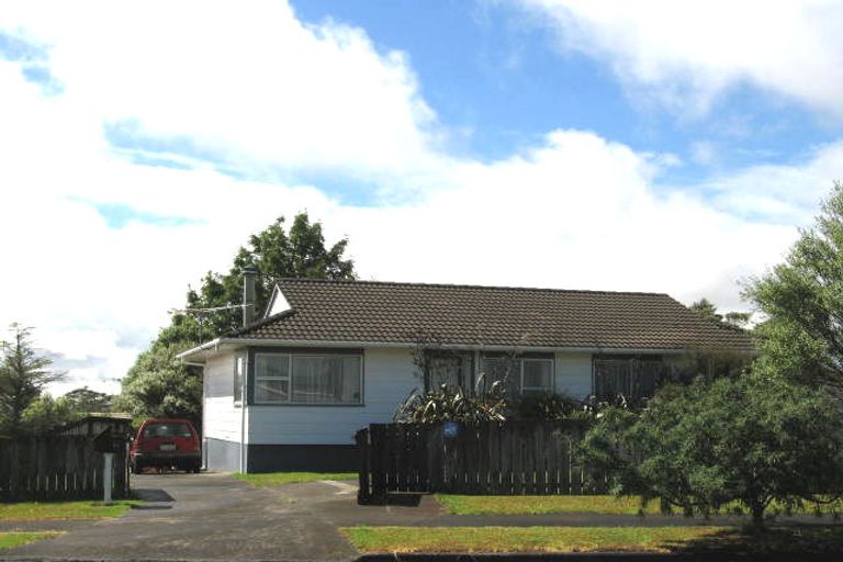 Photo of property in 11 Denver Avenue, Sunnyvale, Auckland, 0612