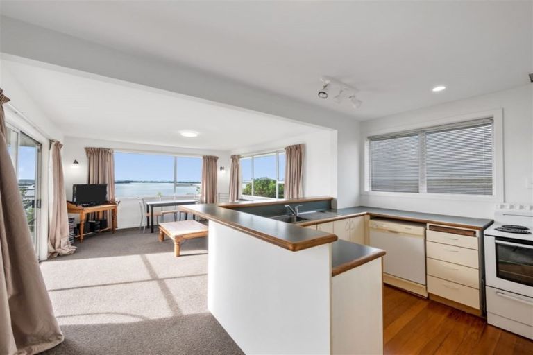 Photo of property in 65 Saint Andrews Hill Road, Mount Pleasant, Christchurch, 8081