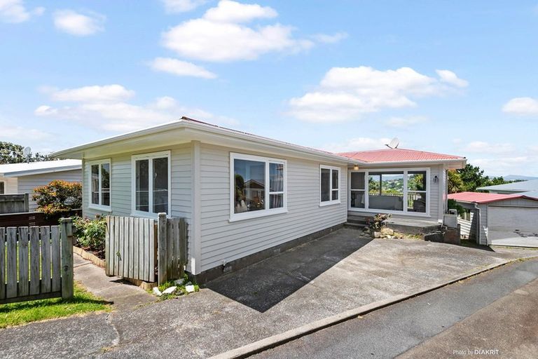 Photo of property in 3 Rossport Street, Johnsonville, Wellington, 6037