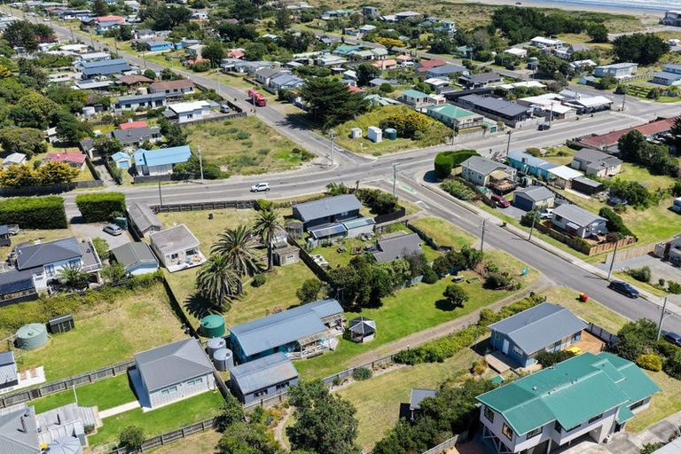 Photo of property in 124 Park Avenue, Waitarere Beach, Levin, 5510