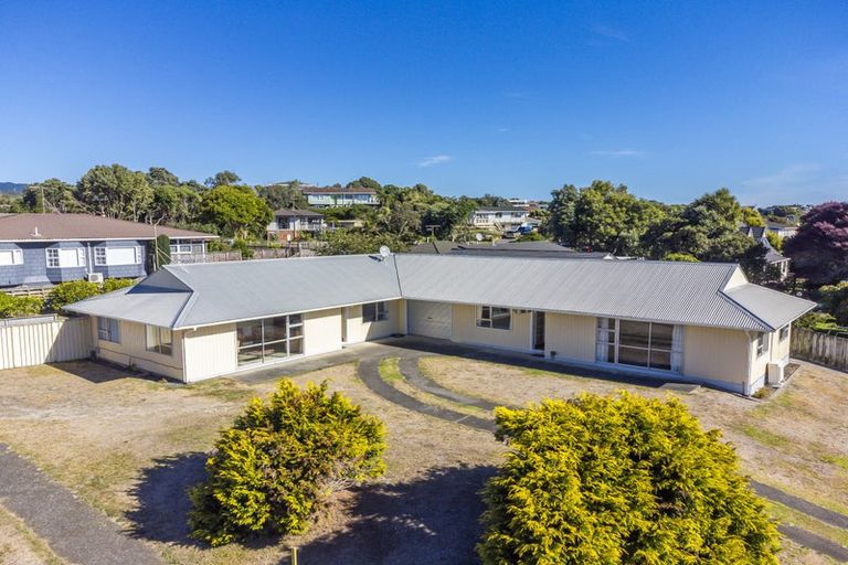 Photo of property in 50 Queens Road, Waikanae Beach, Waikanae, 5036