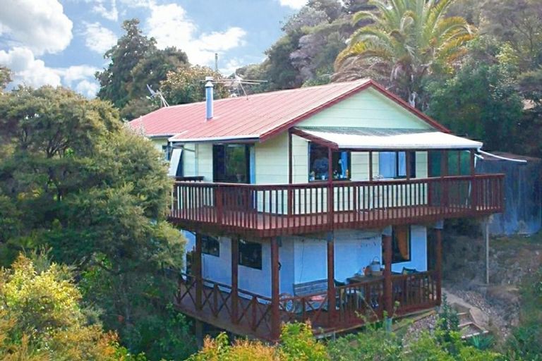 Photo of property in 25 Taraire Street, Ostend, Waiheke Island, 1081