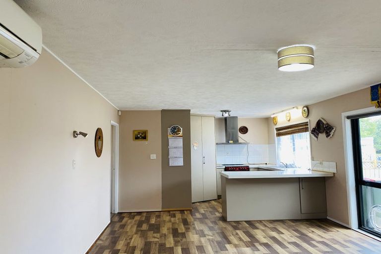 Photo of property in 3 Pinehurst Place, Wattle Downs, Auckland, 2103