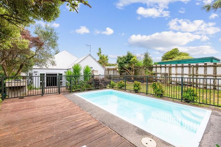 Photo of property in 39 Dale Road, Raumati South, Paraparaumu, 5032