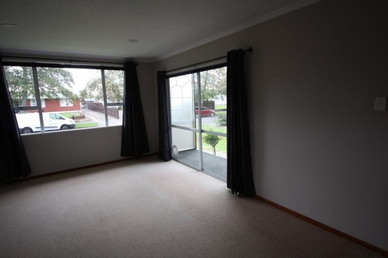 Photo of property in 12 Raglan Avenue, Cloverlea, Palmerston North, 4412