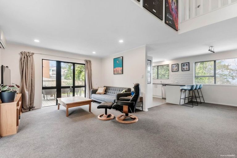 Photo of property in 2/19 Bowman Road, Forrest Hill, Auckland, 0620