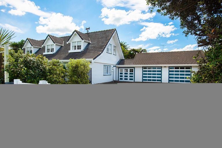 Photo of property in 9 Moana Road, Okitu, Gisborne, 4010