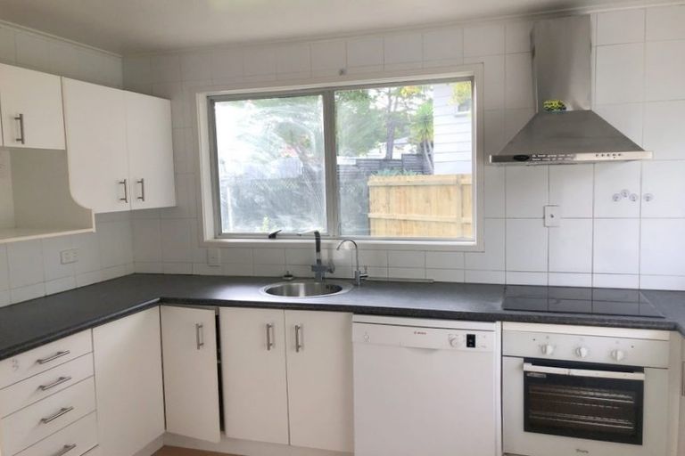 Photo of property in 1 Regatta Road, Torbay, Auckland, 0630