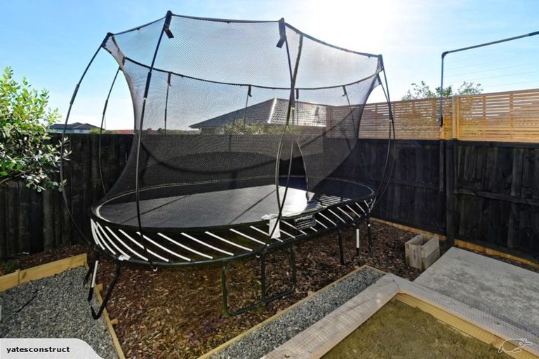 Photo of property in 3 Kingsbridge Drive, Burwood, Christchurch, 8083