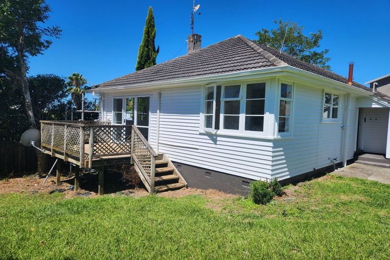 Photo of property in 8 Nutsey Avenue, Northcote, Auckland, 0627