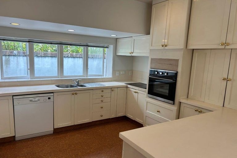 Photo of property in 39 Jacksons Road, Merivale, Christchurch, 8014