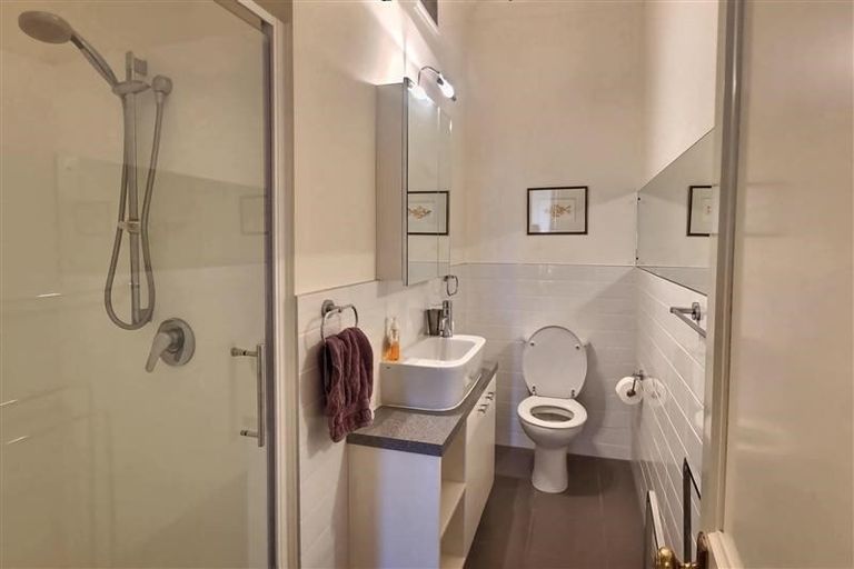 Photo of property in Westminster Court, 4h/5 Parliament Street, Auckland Central, Auckland, 1010