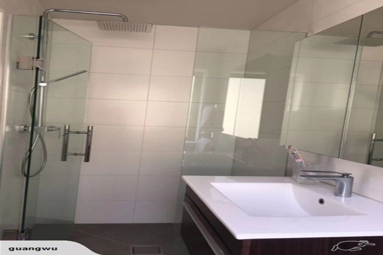 Photo of property in 18a Hazel Glen, Bayview, Auckland, 0629