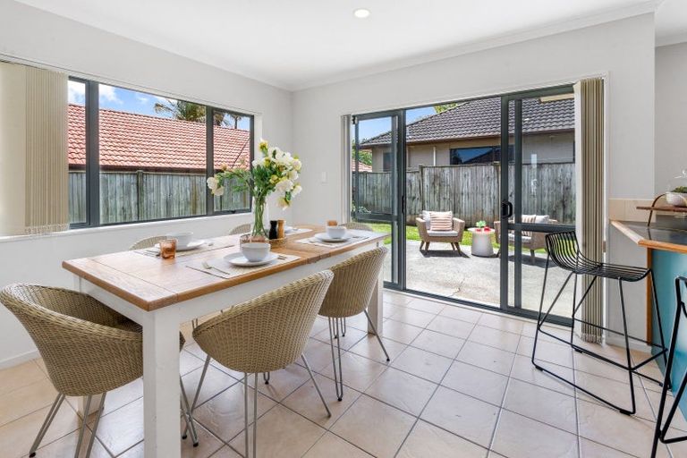 Photo of property in 8 Gilford Place, East Tamaki Heights, Auckland, 2016