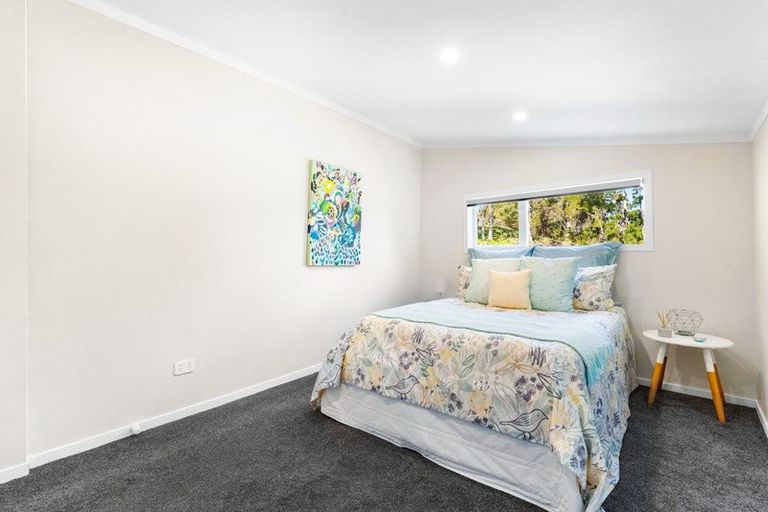 Photo of property in 65 Annett Road, Kumeu, 0891