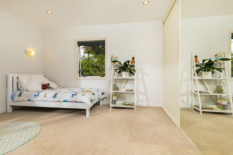 Photo of property in 29 Korotaha Terrace, Rothesay Bay, Auckland, 0630