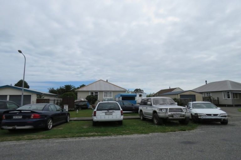 Photo of property in 37 Rintoul Street, Westport, 7825