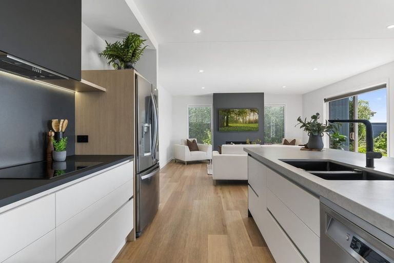 Photo of property in 37 Forstera Way, Papamoa Beach, Papamoa, 3118