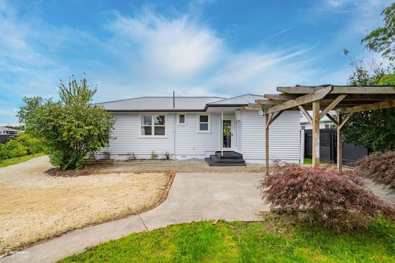 Photo of property in 2 Windsor Street, Solway, Masterton, 5810