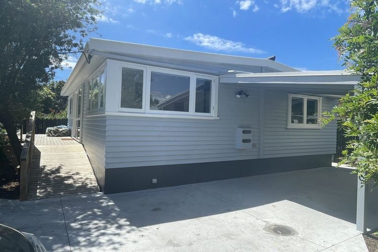 Photo of property in 61 Kauri Road, Stanmore Bay, Whangaparaoa, 0932