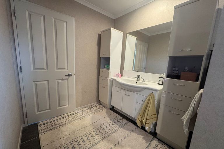 Photo of property in 32 Malbec Place, Rototuna, Hamilton, 3210