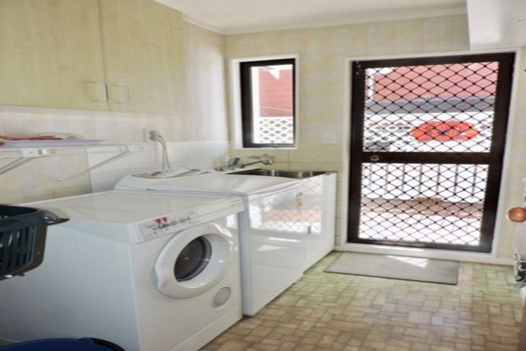 Photo of property in 12 Ordley Grove, Tawa, Wellington, 5028