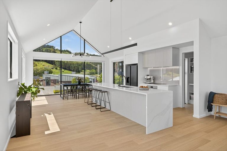 Photo of property in 6 Round Hill Rise, Cracroft, Christchurch, 8022