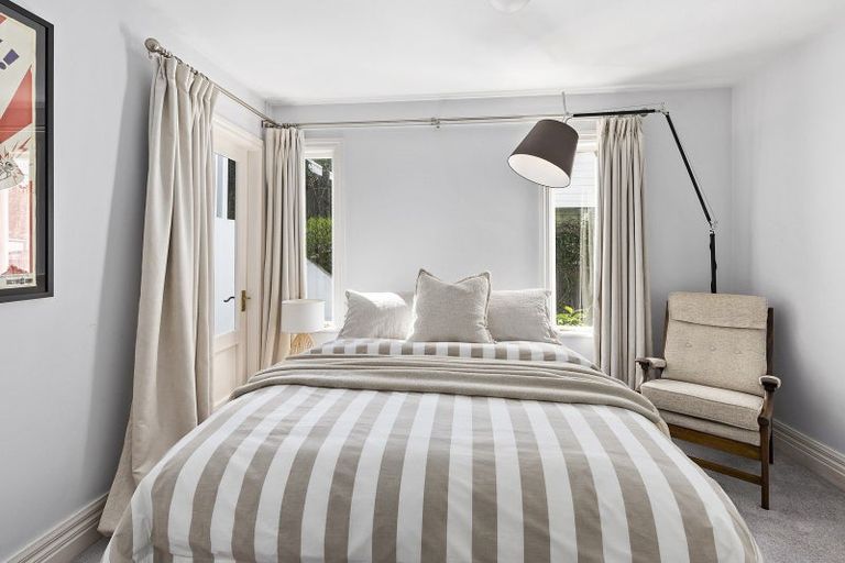 Photo of property in 12b Hobson Street, Thorndon, Wellington, 6011